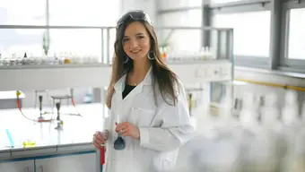 Nagroda nLab dla dr inż. Katarzyny Jedlińskiej za rozprawę doktorską z elektrochemii